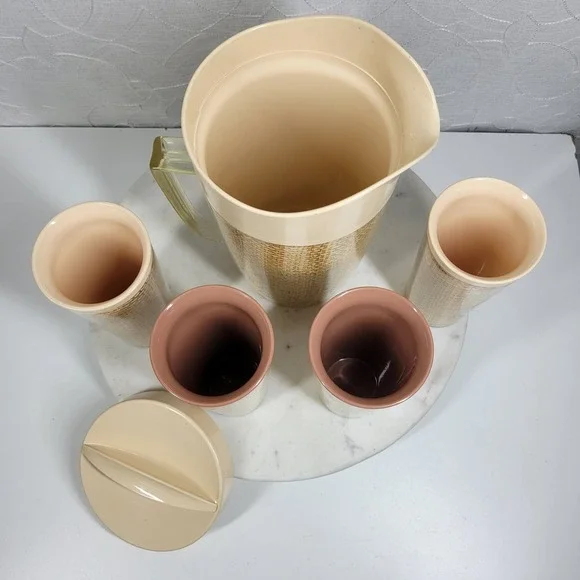 Vintage Rafia Insulated Pitcher 4 Cups Woven Burlap MCM Tiki Boho Beach Pool - Picture 2 of 16